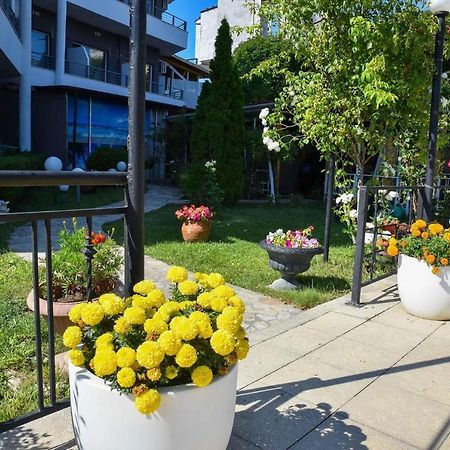 Apartments Devora 1 & Bar & Restaurant Varna Exterior photo